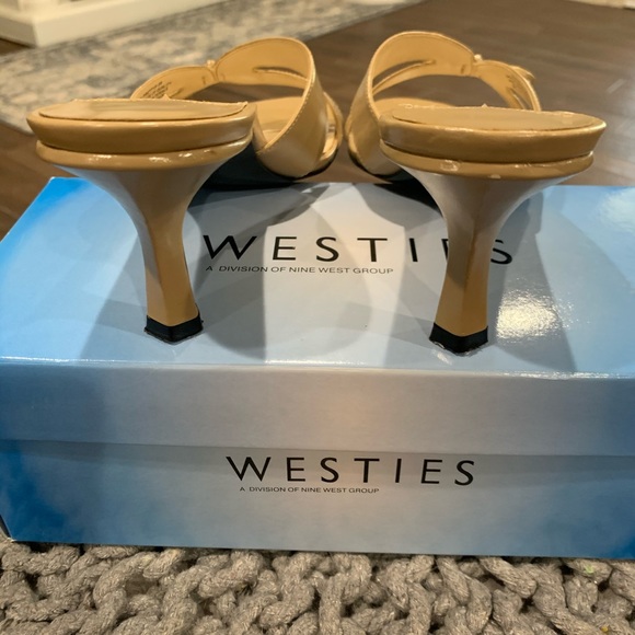 Westies neutral 3 in heels/sandals Sz 8.5 M - Picture 5 of 7